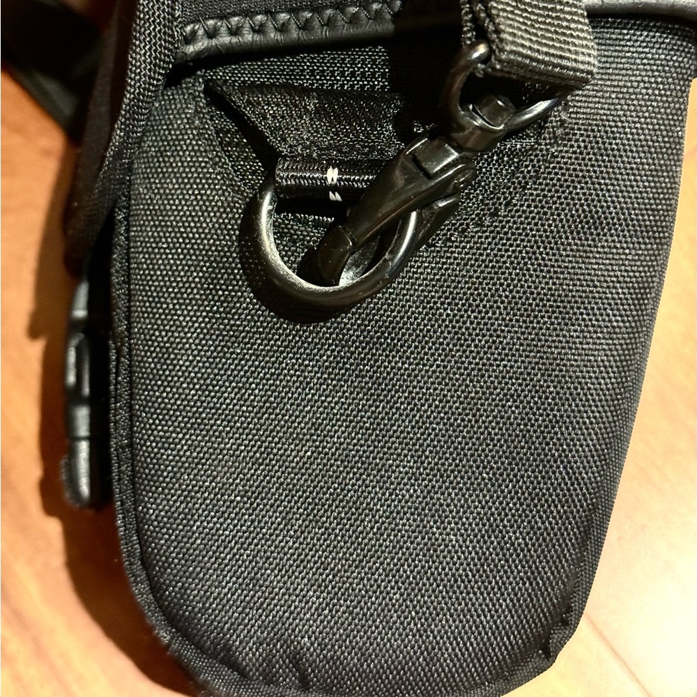 Lowepro - Camera Bag - Picture 3 of 6